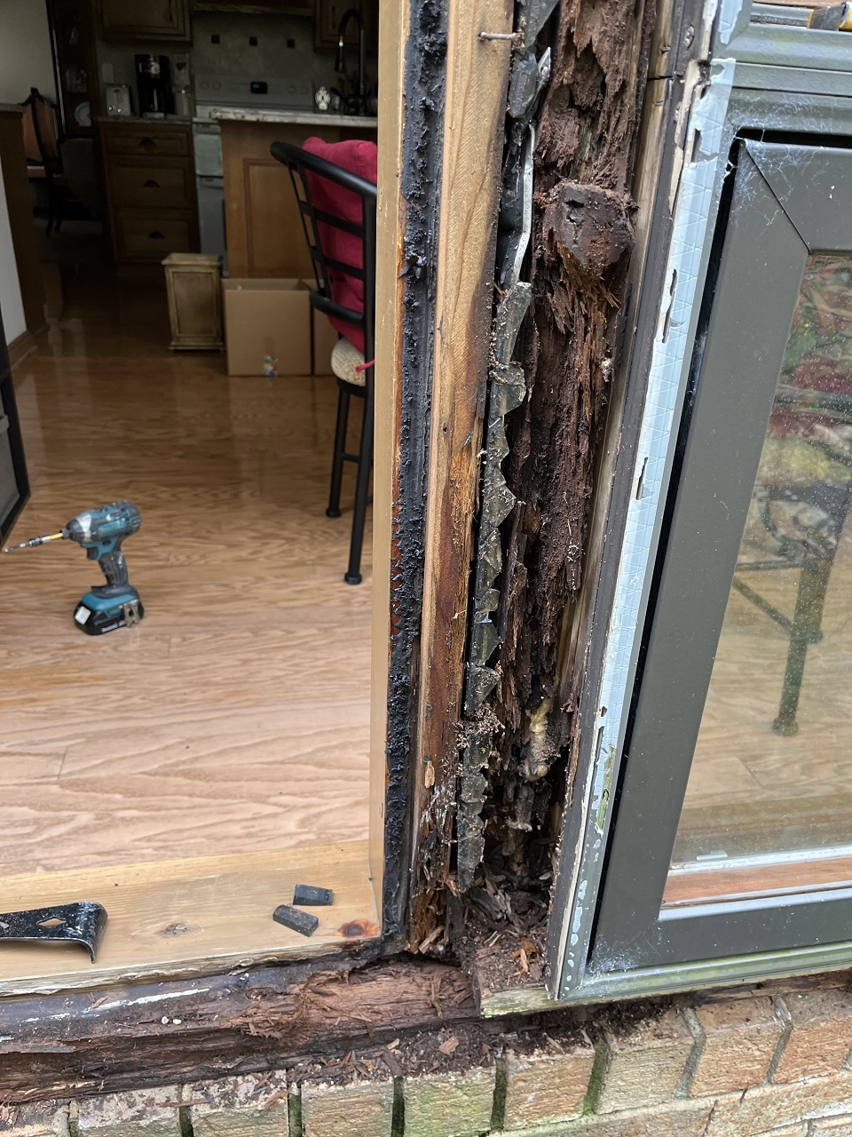 The window frame rotted before and after of work